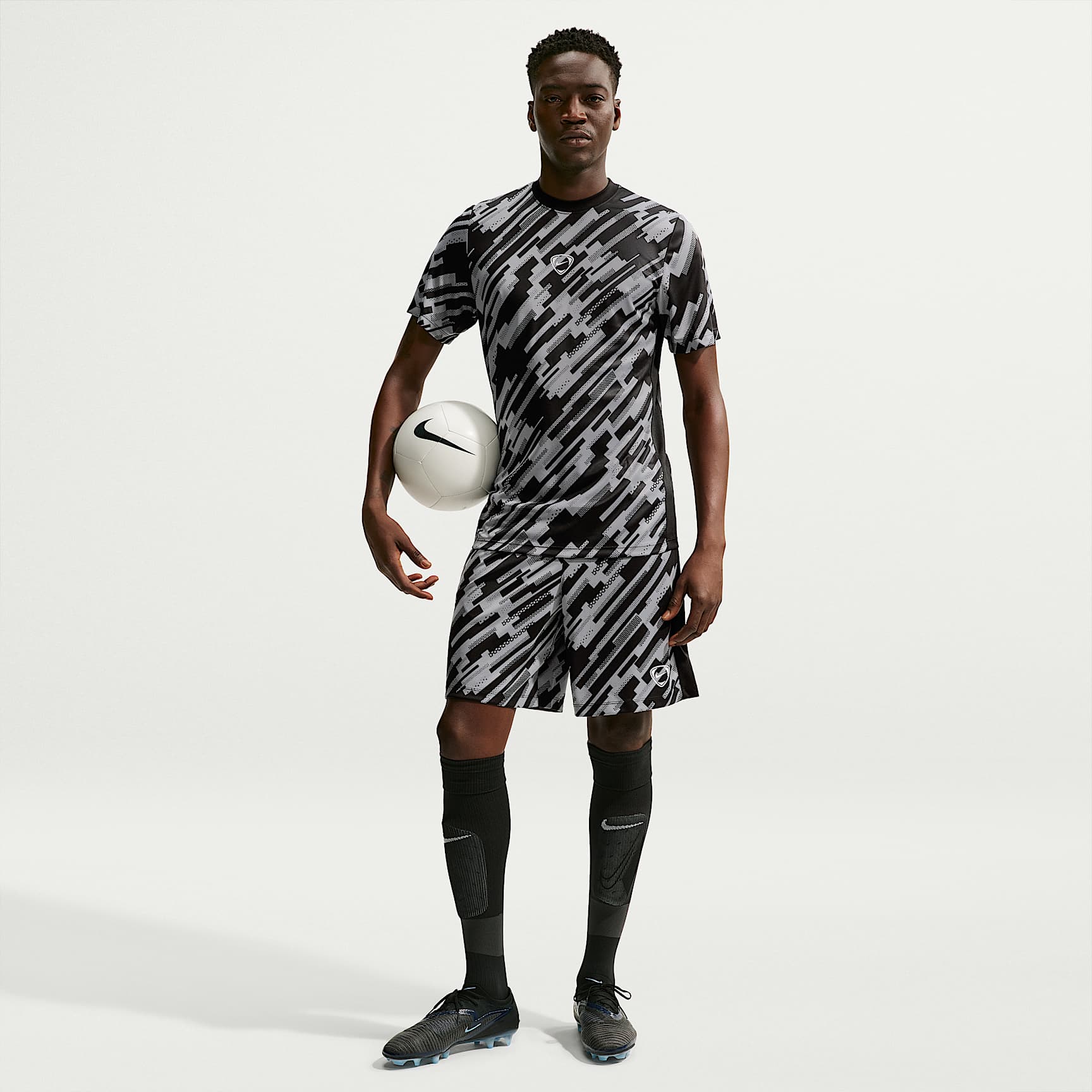 Nike Academy+ Men's Dri-FIT Football Shorts. Nike LU